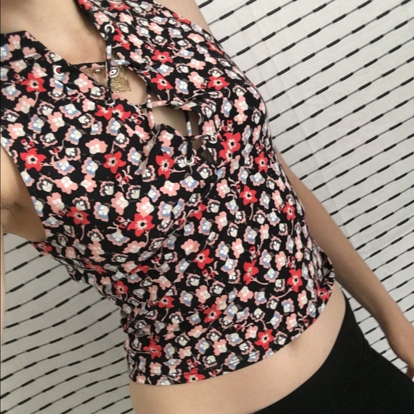 Guess lace up crop top - Picture 2 of 5